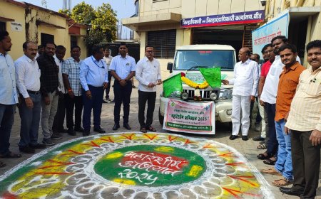 महारेशीम अभियान चित्ररथ  जिल्ह्यात रवाना