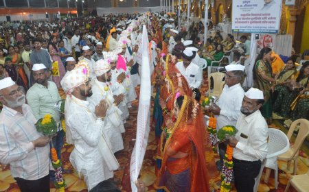 पुण्यात ५४ वधू - वरांचा सामूहिक विवाह सोहळा संपन्न