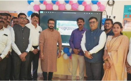 हिंदुस्तान कोका-कोला बेव्हरेजेसकडून जिल्हा परिषद शाळेस ‘डिजिटल स्मार्टबोर्ड’; खासदार डॉ. अमोल कोल्हे यांच्या हस्ते निरगुडसरमध्ये लोकार्पण.