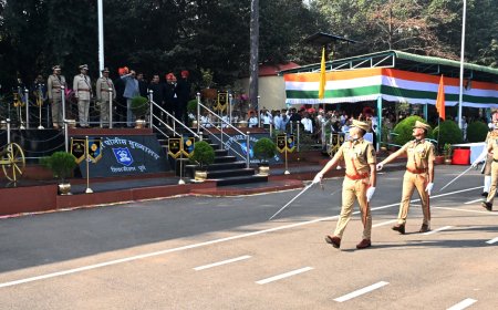 भारतीय प्रजासत्ताक दिनानिमित्त उपमुख्यमंत्री अजित पवार यांच्या हस्ते ध्वजवंदन