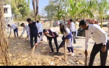 सा. बा. उपविभाग कंधार कार्यालय परिसरात प्रजासत्ताक दिनी स्वच्छता मोहीम संपन्न