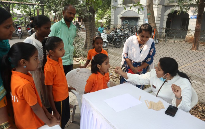 जय गणेश विद्यार्थी पालकत्व योजनेतील ३७० विद्यार्थ्यांची आरोग्य तपासणी  श्रीमंत दगडूशेठ हलवाई सार्वजनिक गणपती ट्रस्ट तर्फे आयोजन