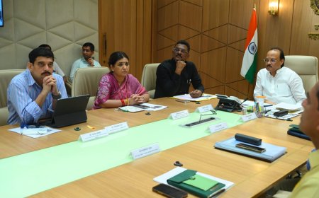 शिवाजीनगर बसस्थानक पुनर्बांधणीचा उपमुख्यमंत्री अजित पवार यांनी घेतला आढावा