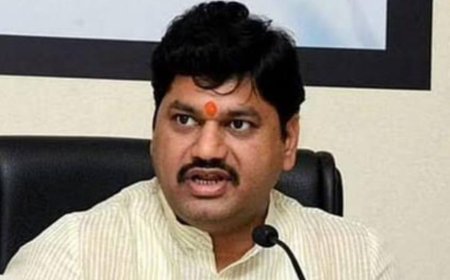 अखेर धनंजय मुंडेंनी दिला राजीनामा; मुख्यमंत्री देवेंद्र फडणवीस यांनी स्वीकारला...