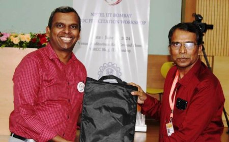 स्वेरीचे डॉ. माणिक देशमुख हे एनपीटीइएल स्टार पुरस्काराने सन्मानित