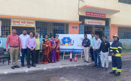 महिला दिन,क्रांतिज्योती सावित्रीबाई फुले यांचा स्मृतिदिन व मनसेचा वर्धापन दिना निमित्त महिलांना मानाची साडी भेट देऊन केला सन्मान