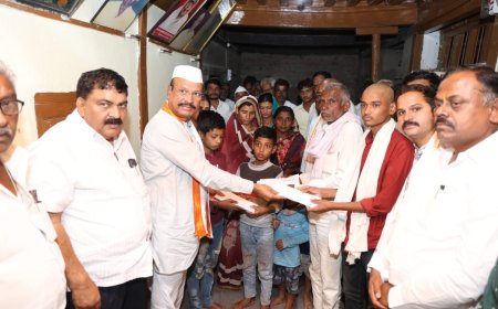 आ. अब्दुल सत्तार यांची उपळी येथे सांत्वन भेट