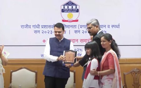 रावेर तालुक्यात▪️ खिरोदा प्र. मंडळ अधिकारी जनार्दन बंगाळे यांना मुख्यमंत्री देवेंद्र फडणवीस यांच्या हस्ते सन्मान