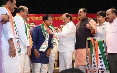 जळगावमधील दोन माजी मंत्री आणि तीन माजी आमदारांचा राष्ट्रवादीत जाहीर प्रवेश...