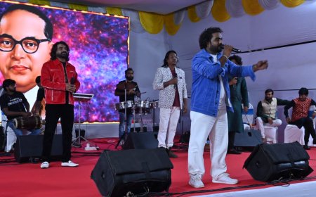 बुद्ध पौर्णिमेनिमित्त आयोजित 'तूफानातील दिवे' कार्यक्रमाने पुणेकर मंत्रमुग्ध