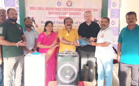 क्रिएटिव्ह फाउंडेशन आणि ग्लोबल ग्रूप तर्फे खेळाडूंना वॉटर डिस्पेन्सर व स्पीकर सेट भेट - संदीप खर्डेकर.