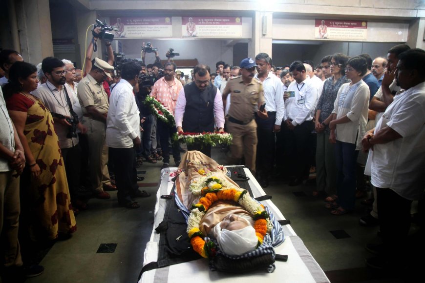 ज्येष्ठ खगोलशास्त्रज्ञ डॉ. जयंत नारळीकर यांच्यावर शासकीय इतमामात अंत्यसंस्कार