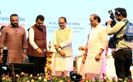 मुख्यमंत्री आणि केंद्रीय कृषी मंत्री यांच्या हस्ते महाआवास अभियान अंतर्गत पुरस्कारांचे वितरण