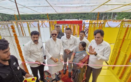 उपमुख्यमंत्री अजित पवार यांच्याहस्ते देशातील पहिल्या फिरत्या पशुवैद्यकीय दवाखान्याचा शुभारंभ