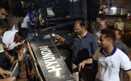 कर्मचाऱ्यांची तत्परता आणि एक जीव वाचला पोखलेणखाली अडकलेला कामगार सुखरूप बाहेर