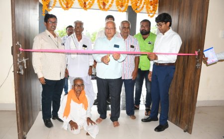 आणीबाणीच्या अनुषंगाने घटनांवर आधारित विशेष प्रदर्शनाचे जिल्हाधिकारी राहुल गुप्ता यांच्या हस्ते झाले उद्घाटन