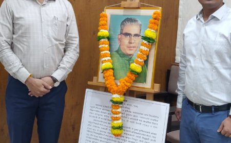 हरित क्रांतीचे प्रणेते, माजी मुख्यमंत्री वसंतराव नाईक यांच्या जयंतीनिमित्त जिल्हाधिकारी कार्यालयात अभिवादन