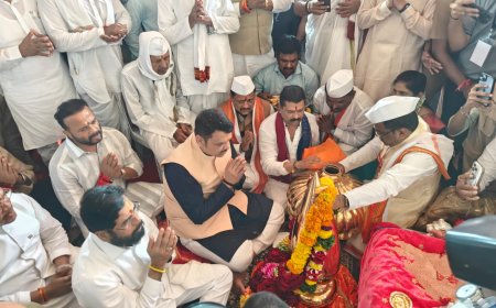 मुख्यमंत्री देवेंद्र फडणवीस यांच्या हस्ते संतश्रेष्ठ श्री ज्ञानेश्वर महाराज यांच्या ७५० व्या जयंती वर्षानिमित्त सुवर्ण कलशाचे पूजन