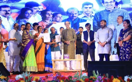 वसंत तात्या मोरे यांच्या सहकार्याने महिलांचा कृतज्ञता व कर्जमुक्ती सोहळा उत्साहात संपन्न महिलांना कर्जमुक्ती प्रमाणपत्र वाटप