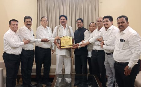 ज्येष्ठ विधिज्ञ ॲड. भगवानराव साळुंखे व ॲड. धैर्यशील सणस यांचा भारतीय पत्रकार संघ लिगल विंग महाराष्ट्र राज्यातर्फे सन्मान