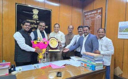 भारतीय पत्रकार संघ लिगल विंग महाराष्ट्र राज्यातर्फे आय.ए.एस.  रघुनाथ गावडे व आय.ए.एस.  श्रीधर डुबे-पाटील यांचा सन्मान