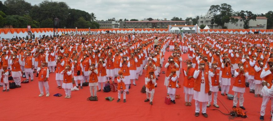 तब्बल १ हजार १११ हून अधिक शंख वादकांनी एकत्र वादन करत केला विश्वविक्रम