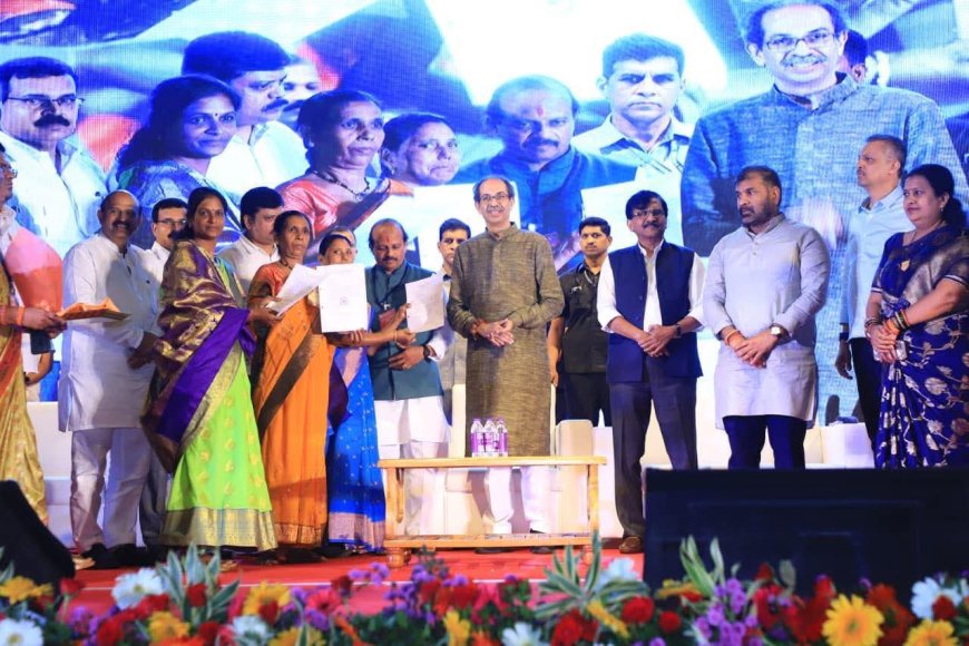 वसंत तात्या मोरे यांच्या सहकार्याने महिलांचा कृतज्ञता व कर्जमुक्ती सोहळा उत्साहात संपन्न महिलांना कर्जमुक्ती प्रमाणपत्र वाटप