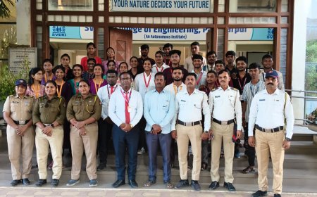 स्वेरीत ‘जागरूक नागरिक– डिजिटल सुरक्षा, रस्ता सुरक्षा व महिला सुरक्षा’ हा जनजागृती उपक्रम संपन्न