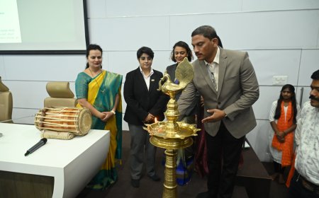 राष्ट्रीय मतदार दिन पुणे जिल्हाधिकारी कार्यालयात संपन्न