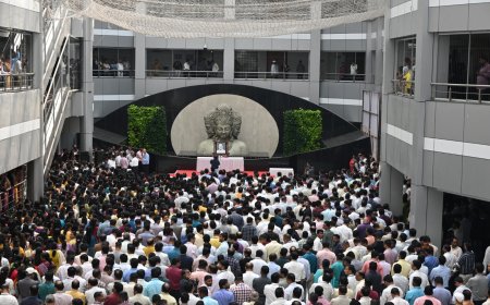 दिवंगत उपमुख्यमंत्री अजित पवार यांना मंत्रालयात भावपूर्ण श्रद्धांजली