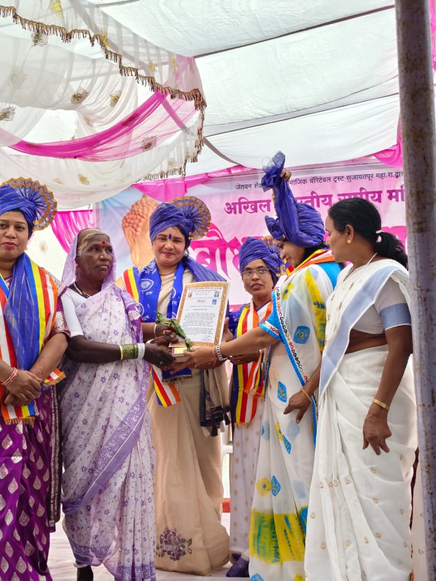 डॉ.बाबासाहेब आंबेडकर भारत भूषण नॅशनल अवॉर्डने प्रा.छाया बोरकर सन्मानित.