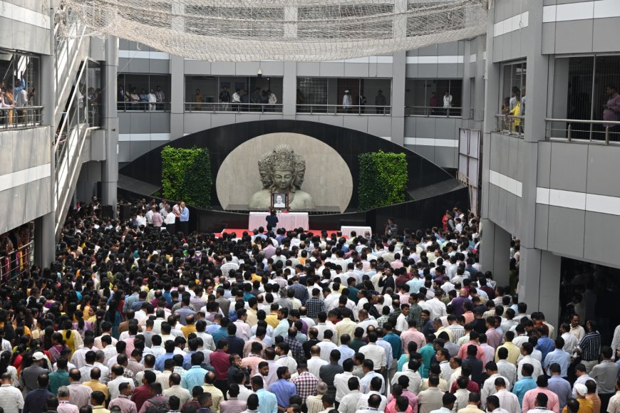 दिवंगत उपमुख्यमंत्री अजित पवार यांना मंत्रालयात भावपूर्ण श्रद्धांजली