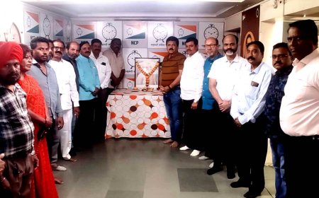 पुण्यतिथी निमित्त छत्रपती शिवाजी महाराजांना अभिवादन