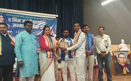 “खासदार डॉ. ज्योती वाघमारे यांचा भिमरत्न पुरस्काराने गौरव”