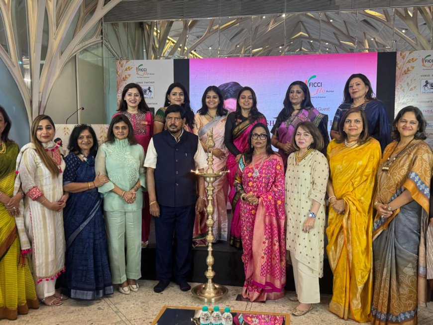 प्रधानमंत्री नरेंद्र मोदी यांच्या नेतृत्वातील एनडीएचे केंद्र सरकार महिलांना  राजकीय आरक्षण मिळवुन देण्यास कटिबद्ध