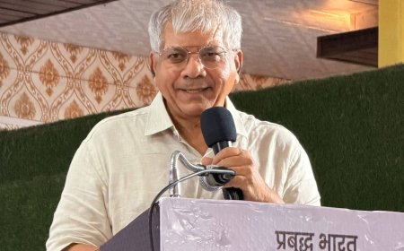 ॲड. प्रकाश आंबेडकर यांच्या हस्ते 'मुसलमानों का सियासी अजेंडा' पुस्तकाचे प्रकाशन; मुस्लिम राजकारणावर मांडली रोखठोक मते