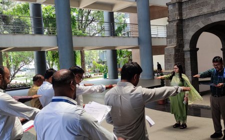 दहशतवाद व हिंसाचार विरोधी दिवसाची जिल्हाधिकारी कार्यालयात शपथ