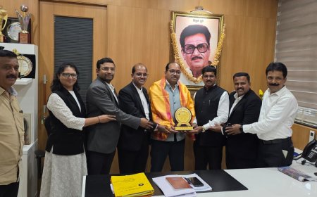 भारतीय पत्रकार संघ लिगल विंग (AIJ) महाराष्ट्र राज्याकडून साधना सहकारी बँक लि.चे नवनिर्वाचित चेअरमन श्री राजेश कवडे पाटील यांचा सन्मान.