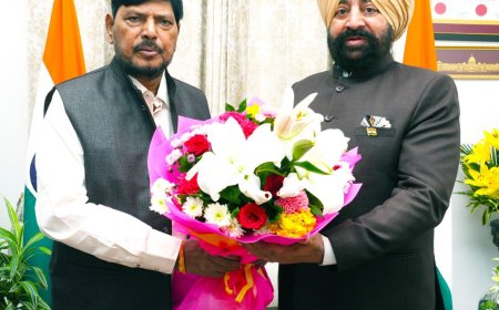 केंद्रीय राज्यमंत्री रामदास आठवले यांनी घेतली उत्तराखंडच्या राज्यपालांची भेट