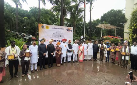 ठाणे महापालिकेतर्फे 80 वा स्वातंत्र्य दिन उत्साहात  गुणवंत सफाई कर्मचाऱ्यांचा सन्मान