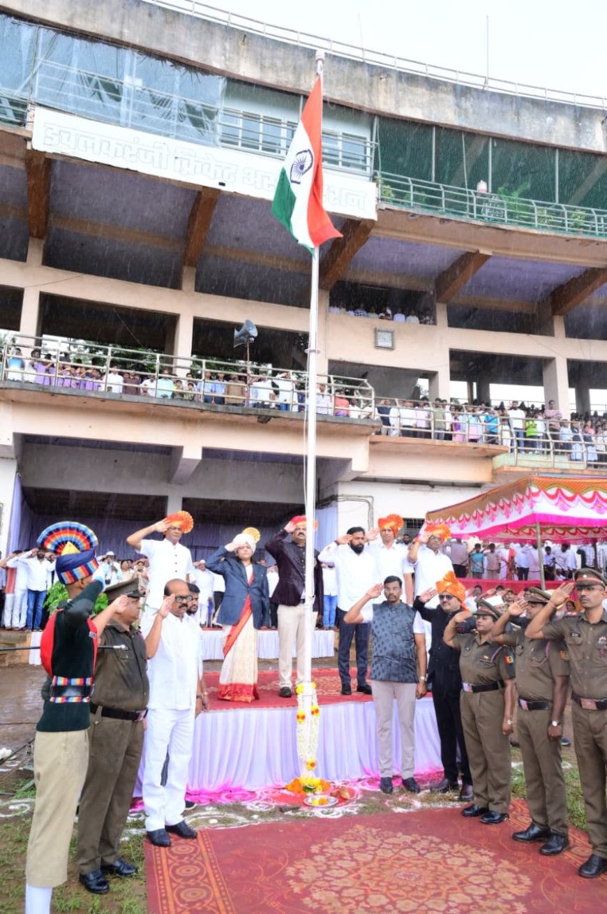 इचलकरंजीत स्वातंत्र्य दिनाचा मुख्य ध्वजारोहण समारंभ उत्साहात