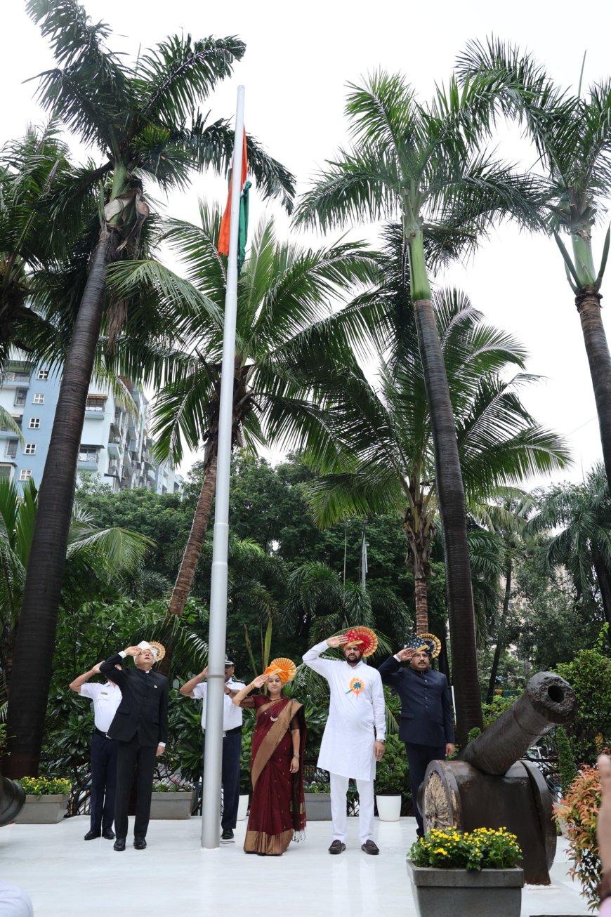 ठाणे महापालिकेतर्फे 80 वा स्वातंत्र्य दिन उत्साहात  गुणवंत सफाई कर्मचाऱ्यांचा सन्मान