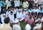 शेतकऱ्यांना हेक्टरी एक लाखांची मदत द्या