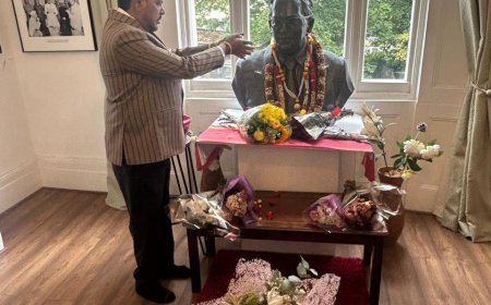 *लंडन मधील डॉ बाबासाहेब आंबेडकर संग्रहालय स्मारकाला केंद्रीय राज्यमंत्री रामदास आठवले यांनी दिली भेट*