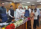 शैक्षणिक व्यवस्थेचा आढावा घेत गुणवंत विद्यार्थी आणि शिक्षकांचा गौरव