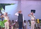 पोलीस स्मृतिदिनानिमित्त मुख्यमंत्री देवेंद्र फडणवीस यांचे हुतात्मा पोलिसांना अभिवादन