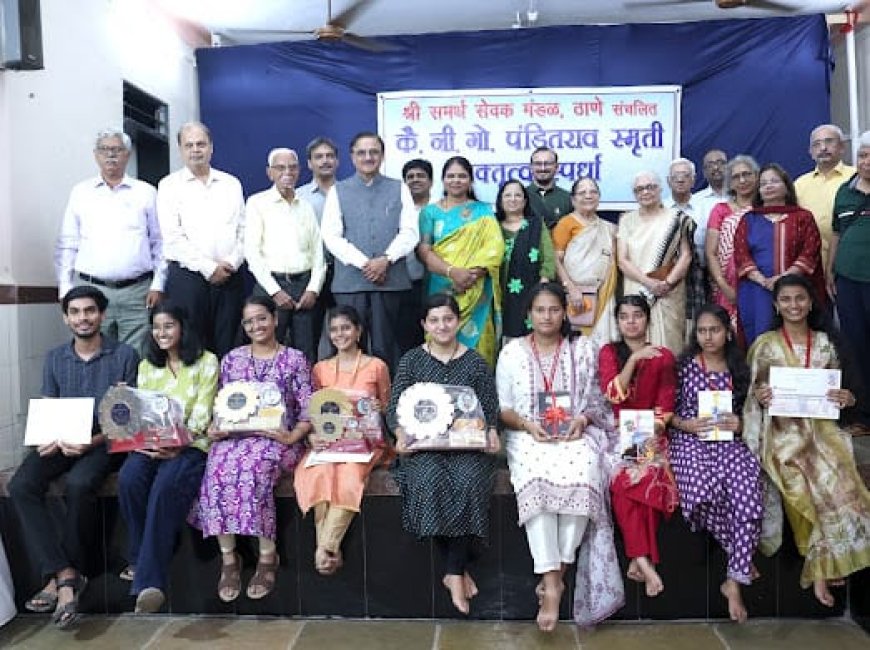 मुलींनी गाजवली पंडितराव वक्तृत्व स्पर्धा