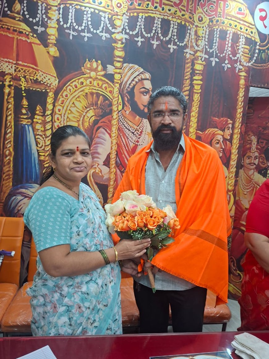 कांदिवलीत शिवसेना शाखा क्रमांक २१ चे कार्यालय प्रमुख मयूर सावंत यांचा वाढदिवस उत्साहात साजरा