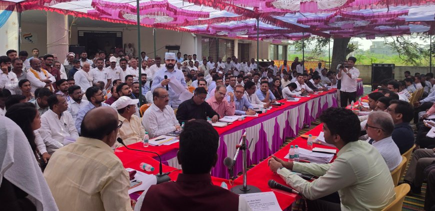 दुष्काळी उपाययोजनांना गती देण्याचे पालकमंत्री गुलाबराव पाटील यांचे निर्देश